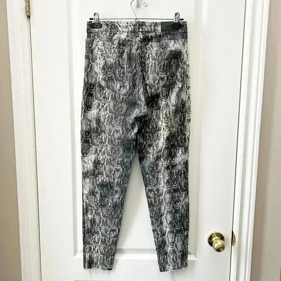 Zara Snakeskin Print Jeans High Waisted Ankle Cropped Raw Hem Grey  Cream Size 2 - Picture 7 of 16